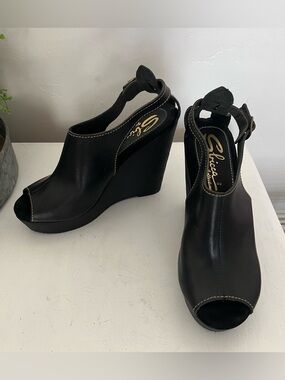 Sbicca Vintage Collection Black Leather Peep-Toe Slingback Heels size 8.5